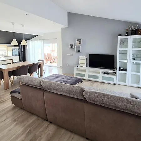Toma Apartment *